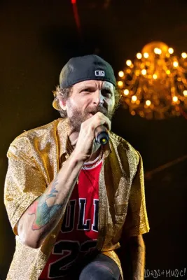 ¡Un Encuentro Musical Inolvidable: ¡Jovanotti en Concierto por la Paz!