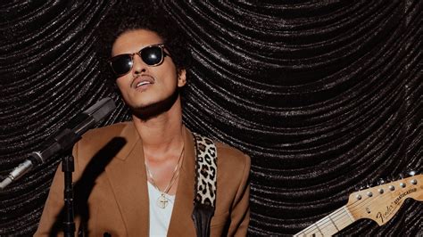 El Concierto Benemérito de Bruno Mars en París: Una Noche Mágica para una Causa Noble!