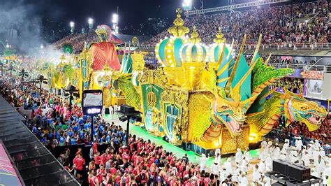 ¡El Carnaval de Río De Janeiro se ilumina con la magia musical de Gilberto Gil! Un espectáculo inolvidable lleno de samba y energía brasileña