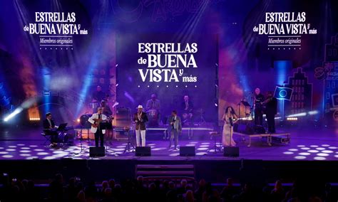 El Concierto Estrellas del Siam: Un Viaje Musical con Wazza, La Voz que Embelesa a Tailandia!